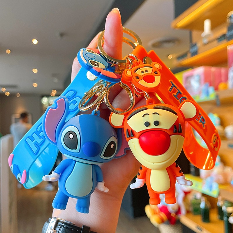 Porte-clés dessin animé Disney Mickey Mouse Stitch, Kawaii Minnie Donald  Duck, destockage modèle cochon, jouet pour enfants, cadeau – Destockage
