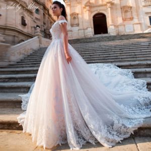 Adoly Mey – robe de mariée trapèze en dentelle, tenue de princesse luxueuse, col bateau, perles, grandes tailles, collection 2022 1