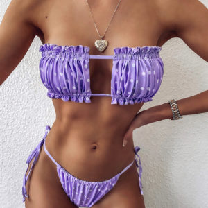 Maillot de bain avec des plis et des lacets, couleur violet, bikini, épaules dénudées, ajouré, costume de bain, élégant 1